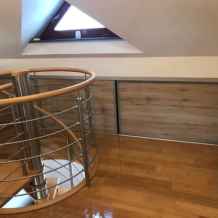 Apartma Kiki 아파트 *